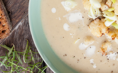 Healthy Roasted Garlic & Cauliflower Soup